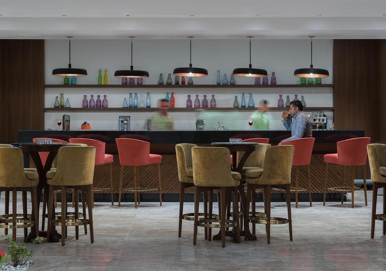 Crystal Inn Hotel - Alamein (Adults Only) El Alamein Buitenkant foto The bar at the hotel